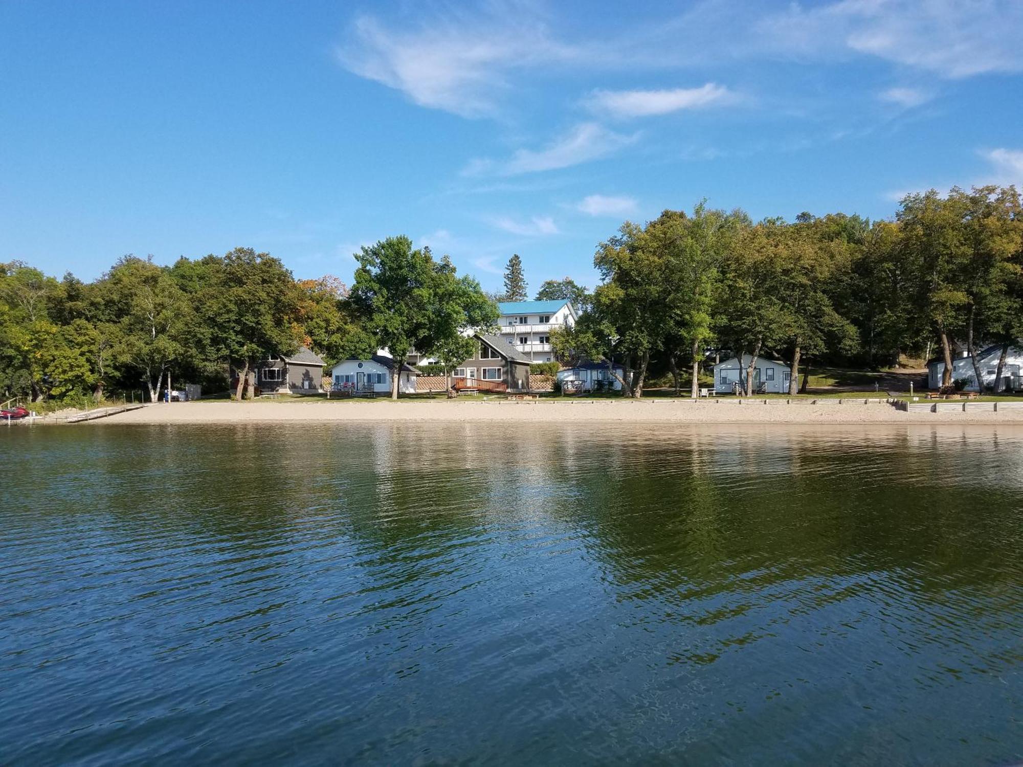 Viking Bay Resort And Lodge Miltona Экстерьер фото
