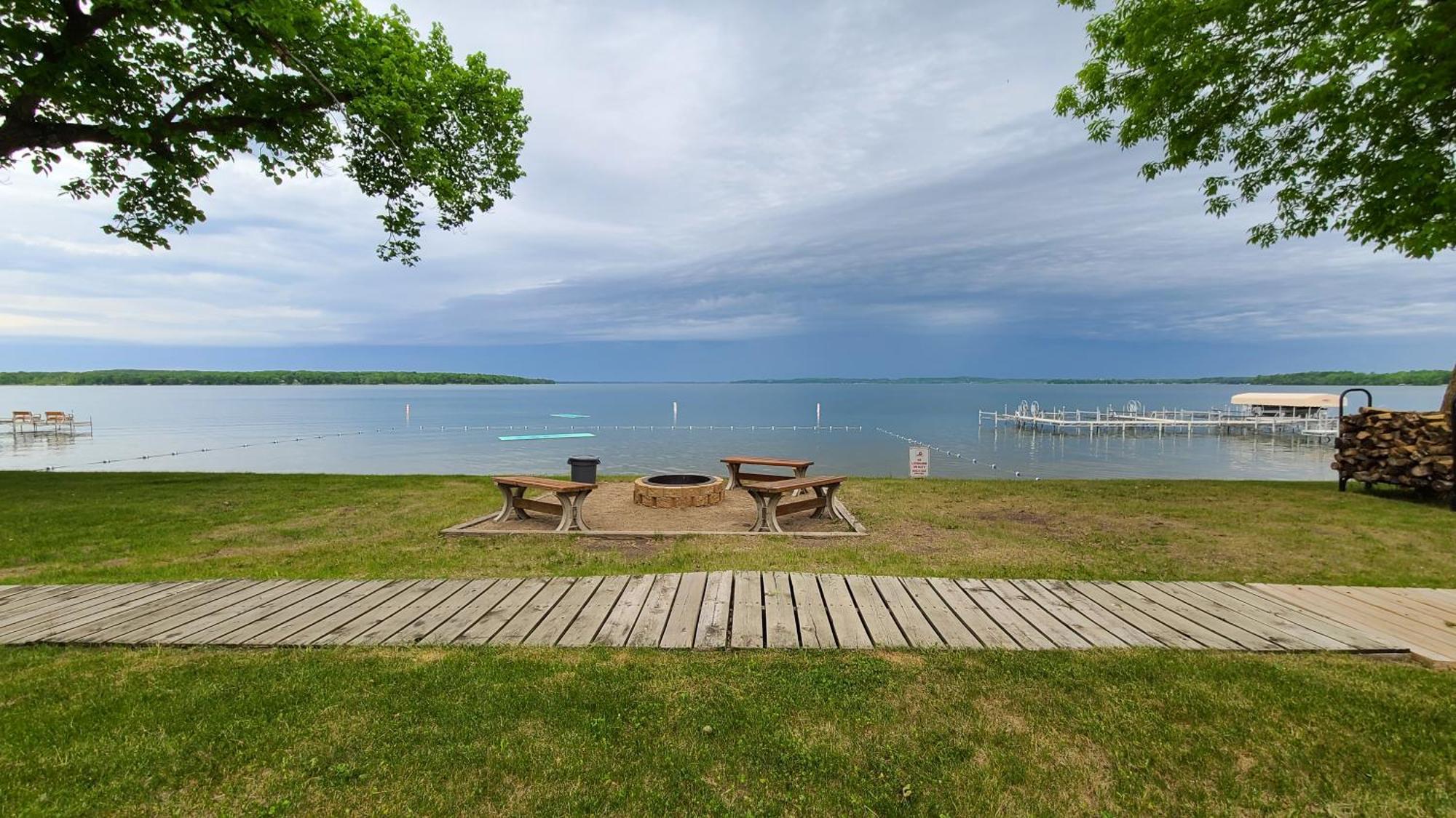 Viking Bay Resort And Lodge Miltona Экстерьер фото