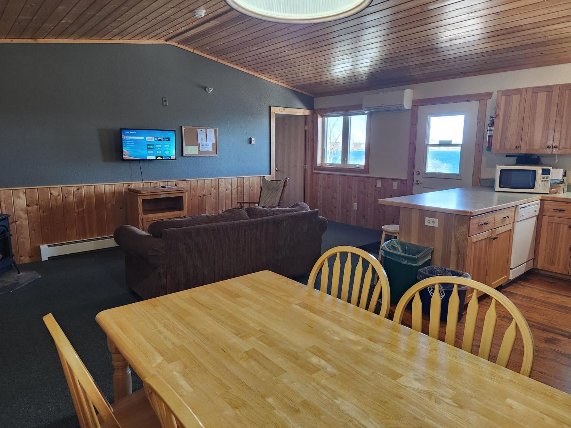 Viking Bay Resort And Lodge Miltona Экстерьер фото