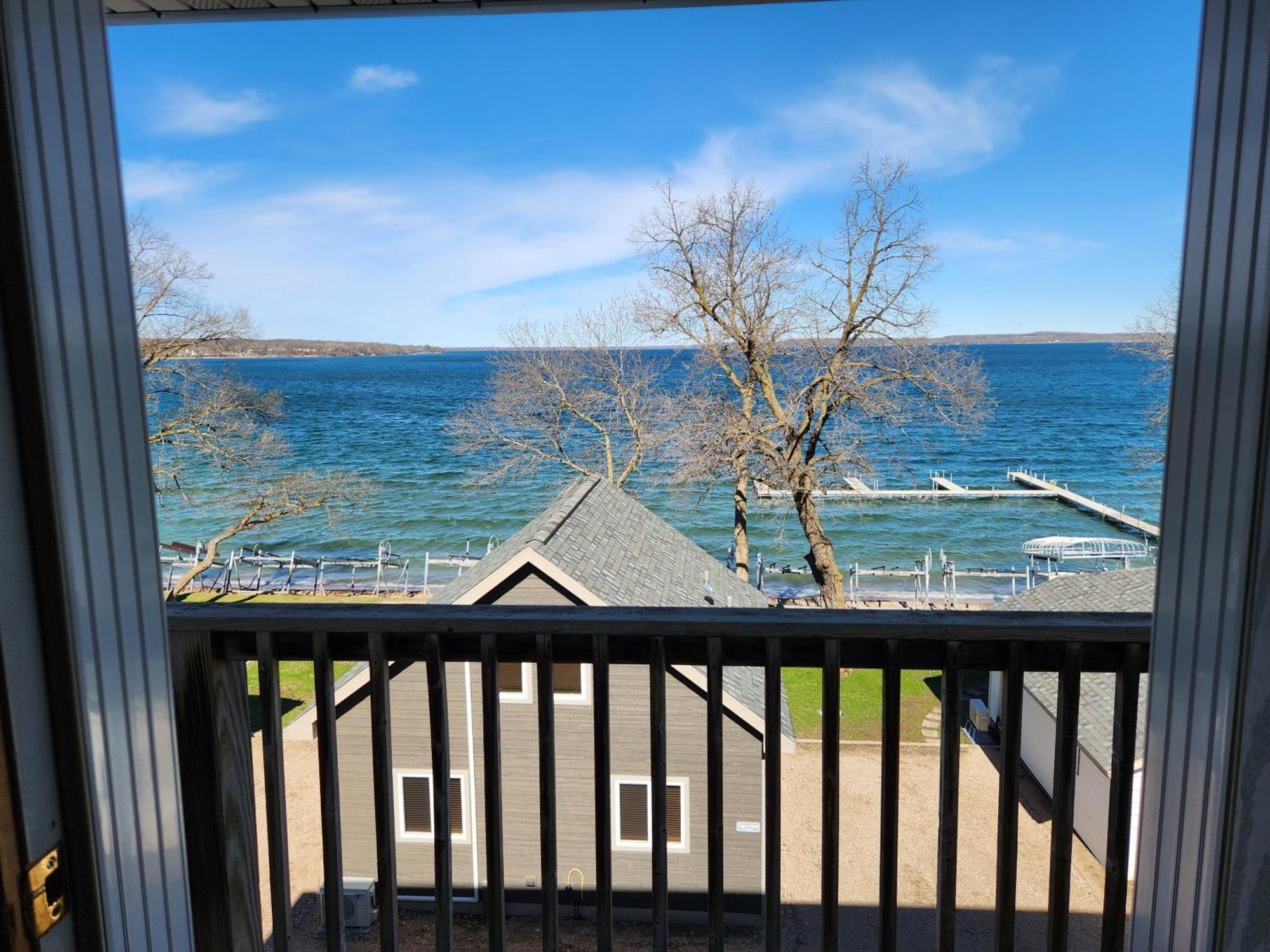 Viking Bay Resort And Lodge Miltona Экстерьер фото